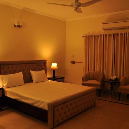 Reina Boutique Hotel - G6/3 Islamabad Exteriör bild
