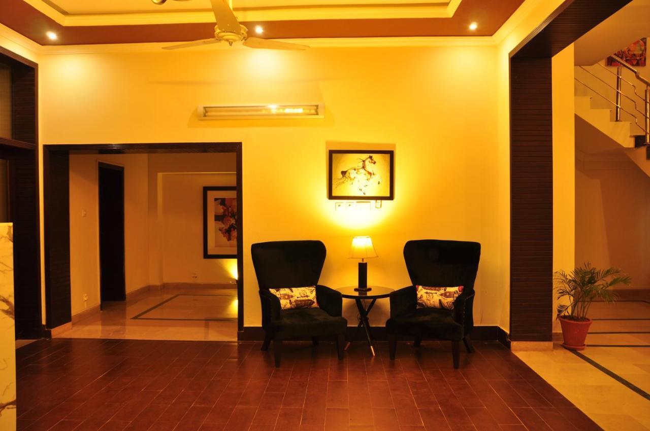 Reina Boutique Hotel - G6/3 Islamabad Exteriör bild